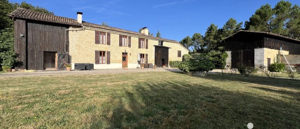 Maison de campagne 6 pièces de 240 m² à Sigalens (33690)