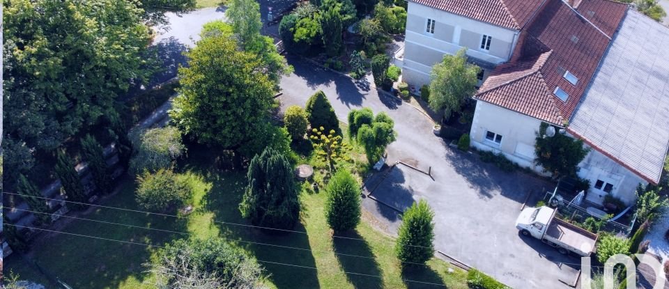 House 17 rooms of 400 m² in Montbron (16220)