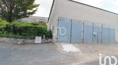 Parking/garage/box de 120 m² à Saint-Victor-et-Melvieu (12400)