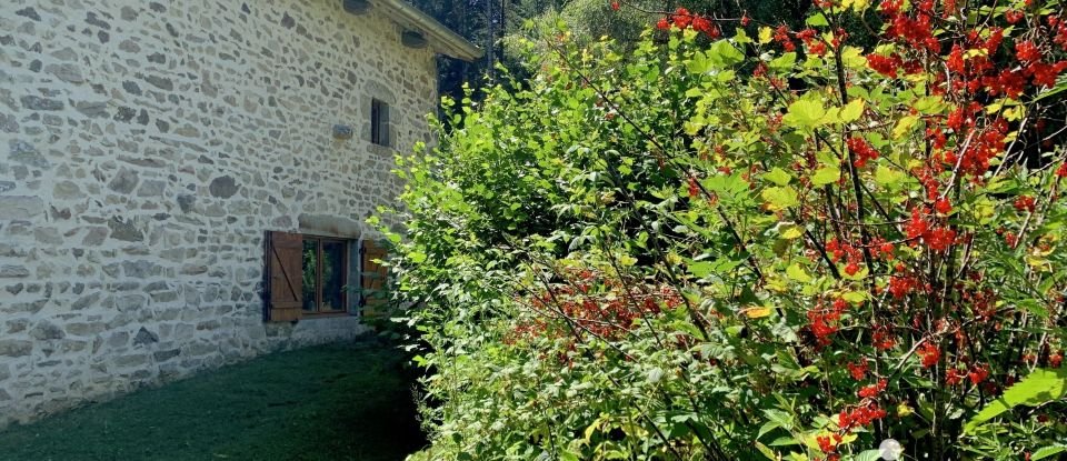 Country house 6 rooms of 152 m² in Saint-Bonnet-le-Bourg (63630)