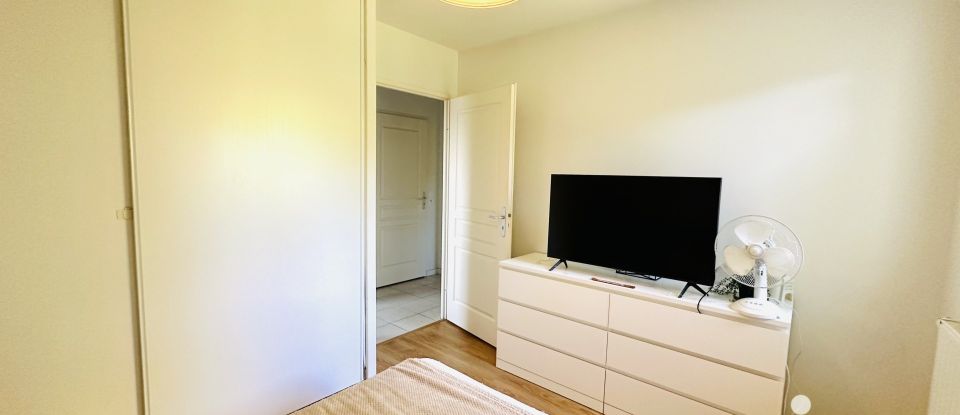 Apartment 4 rooms of 63 m² in Lons (64140)