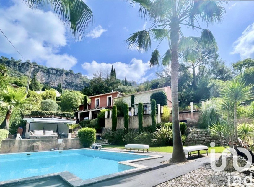 Mansion 6 rooms of 255 m² in Grasse (06130)