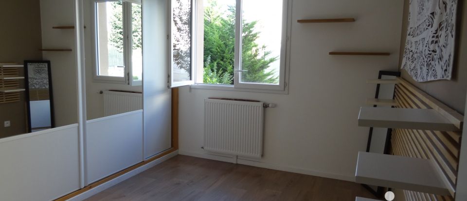 Apartment 2 rooms of 45 m² in Brie-Comte-Robert (77170)