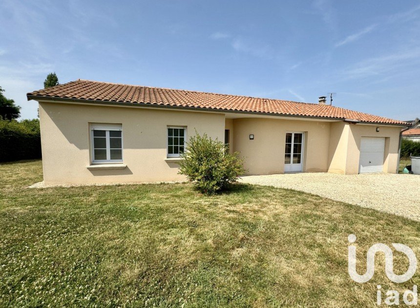 House 4 rooms of 93 m² in La Peyratte (79200)