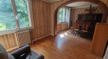 Maison 4 pièces de 76 m² à Tronget (03240)