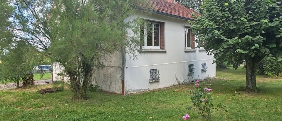 House 4 rooms of 76 m² in Tronget (03240)