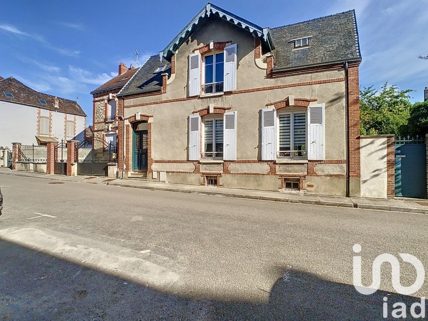 Maison traditionnelle 7 pièces de 130 m² à Sézanne (51120)