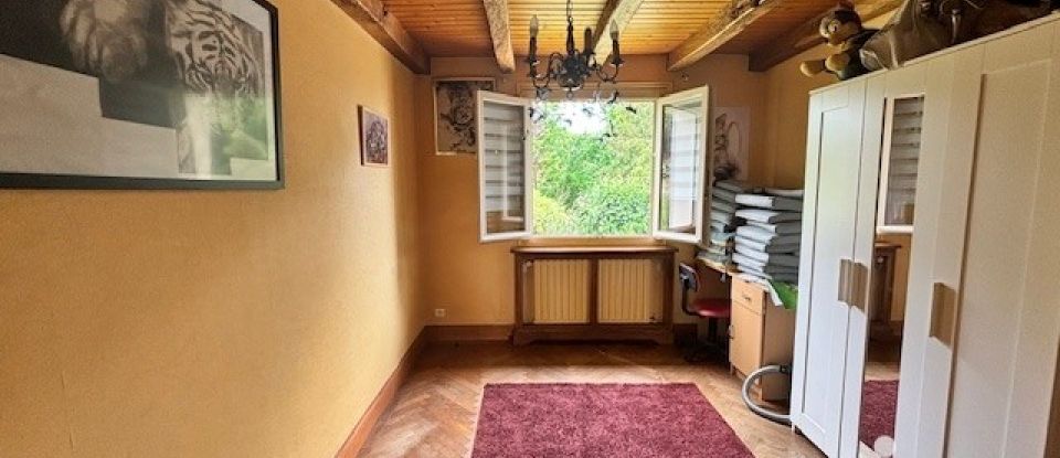 Traditional house 8 rooms of 129 m² in Pleyben (29190)