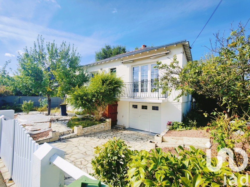 Traditional house 5 rooms of 80 m² in Joué-lès-Tours (37300)