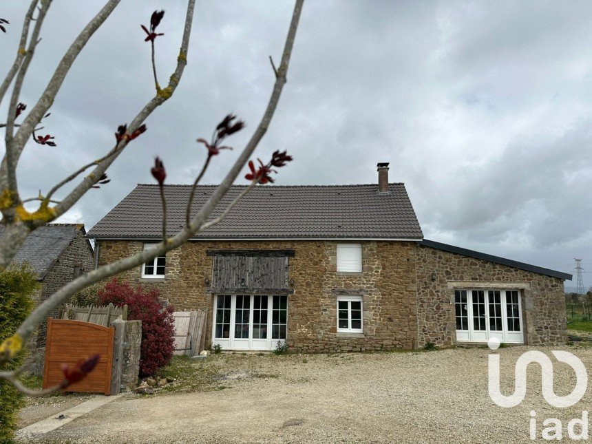 Country house 6 rooms of 157 m² in Buais-Les-Monts (50640)