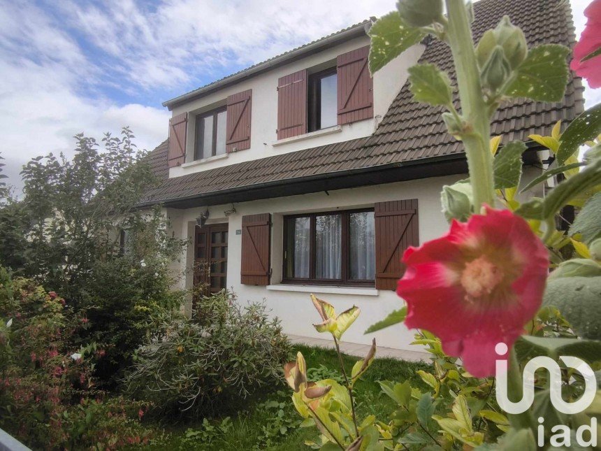 Traditional house 8 rooms of 165 m² in Cires-lès-Mello (60660)