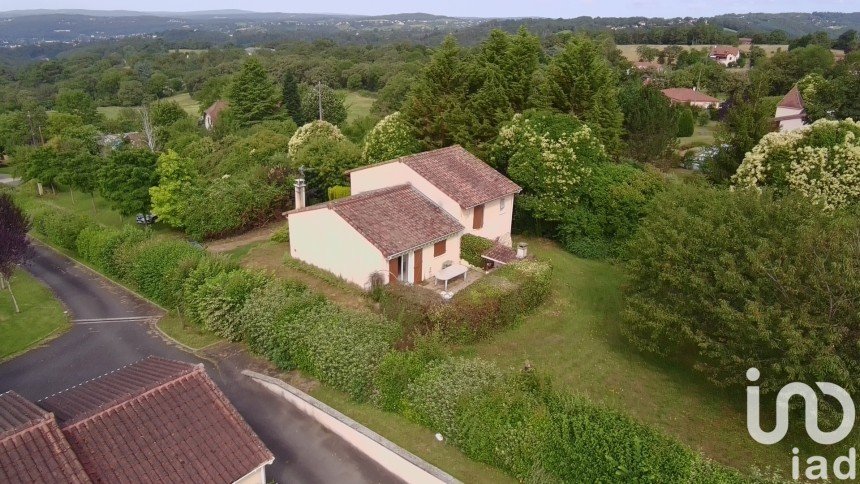 Maison 5 pièces de 89 m² à Lunan (46100)