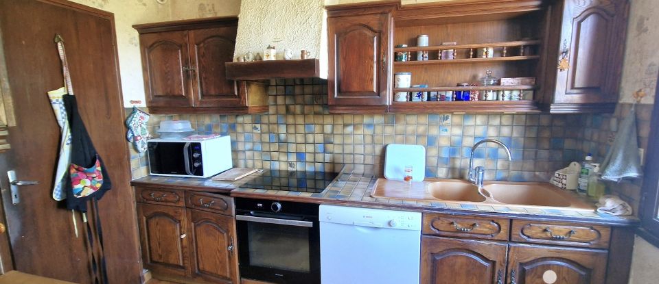 Traditional house 6 rooms of 110 m² in Fouras (17450)