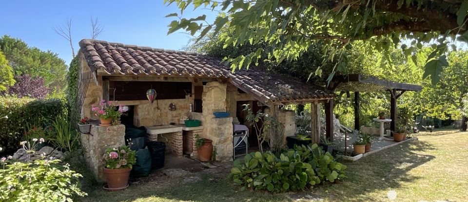 Maison de campagne 6 pièces de 110 m² à Bélaye (46140)