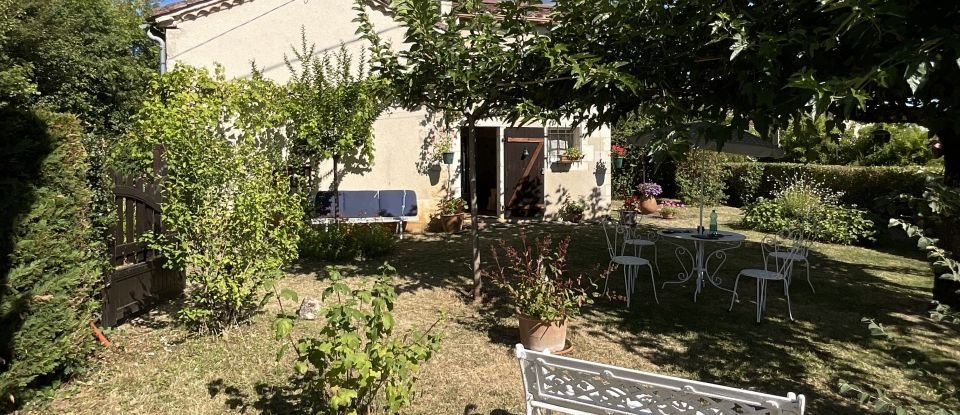 Maison 6 pièces de 110 m² à Bélaye (46140)