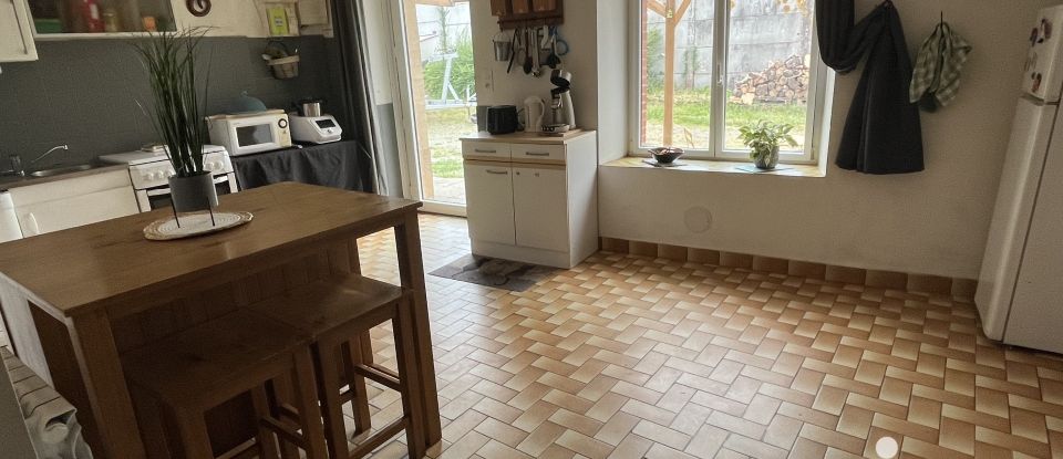 Maison de campagne 4 pièces de 77 m² à Bain-de-Bretagne (35470)