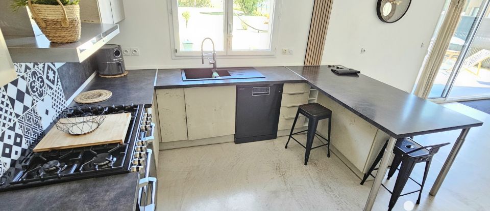 Maison 6 pièces de 141 m² à Peujard (33240)