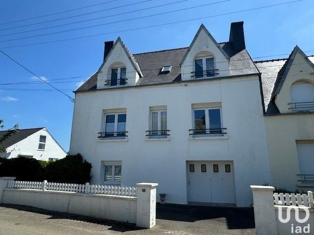 House 7 rooms of 149 m² in Plozévet (29710)