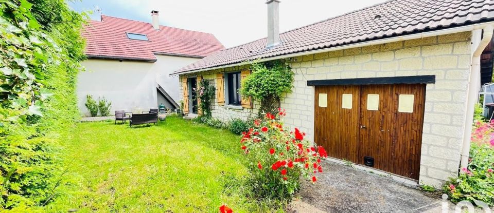 House 6 rooms of 140 m² in Cerny (91590)