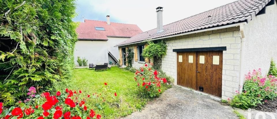 House 6 rooms of 140 m² in Cerny (91590)