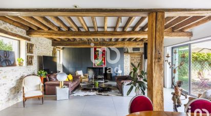 Maison 9 pièces de 340 m² à Bréançon (95640)