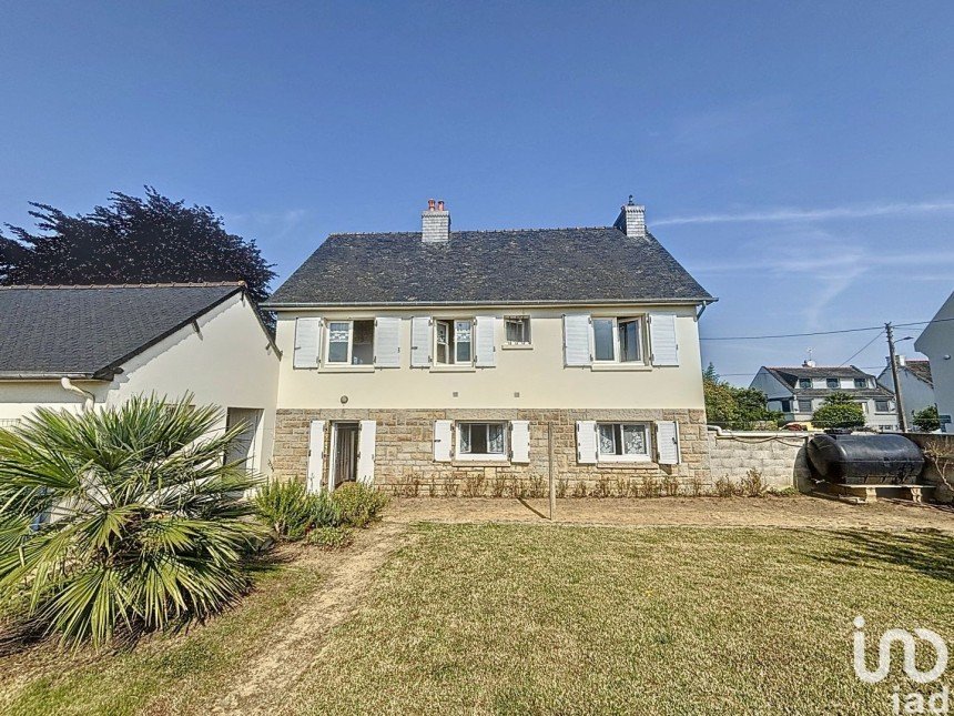 House 5 rooms of 125 m² in Saint-Cast-le-Guildo (22380)