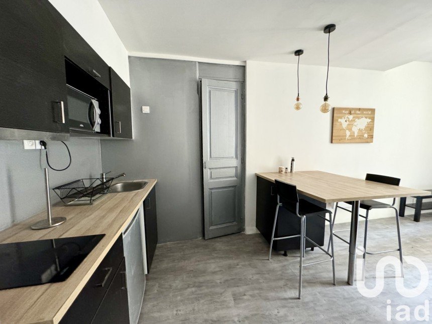 Apartment 2 rooms of 27 m² in Nîmes (30000)