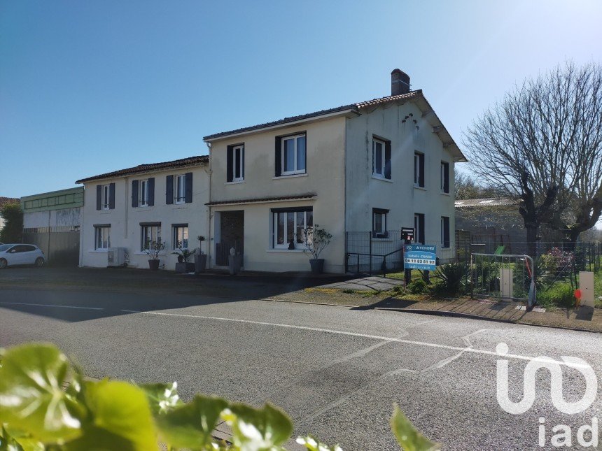 Maison 6 pièces de 280 m² à Damvix (85420)