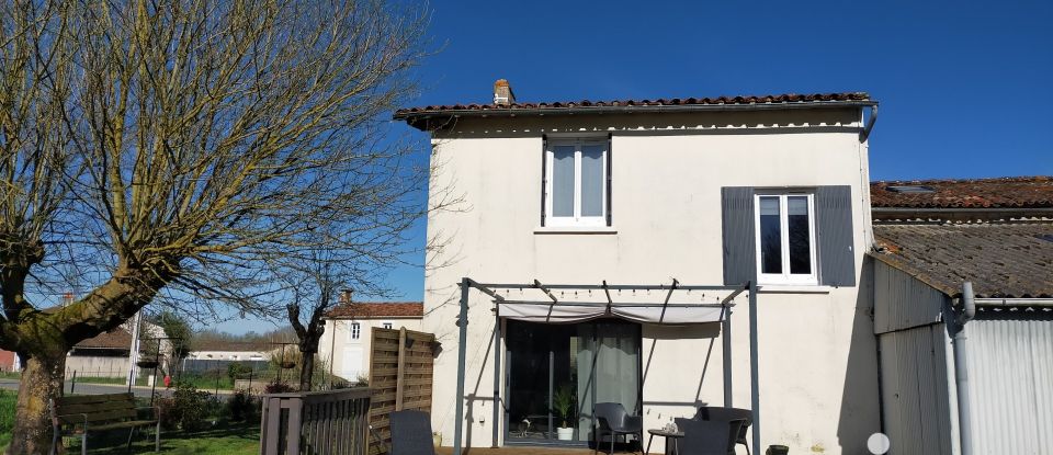 Maison 6 pièces de 280 m² à Damvix (85420)