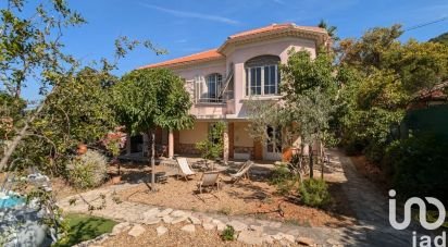 Maison traditionnelle 8 pièces de 176 m² à Toulon (83200)