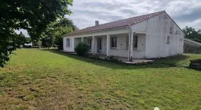 Traditional house 6 rooms of 111 m² in Le Vert (79170)