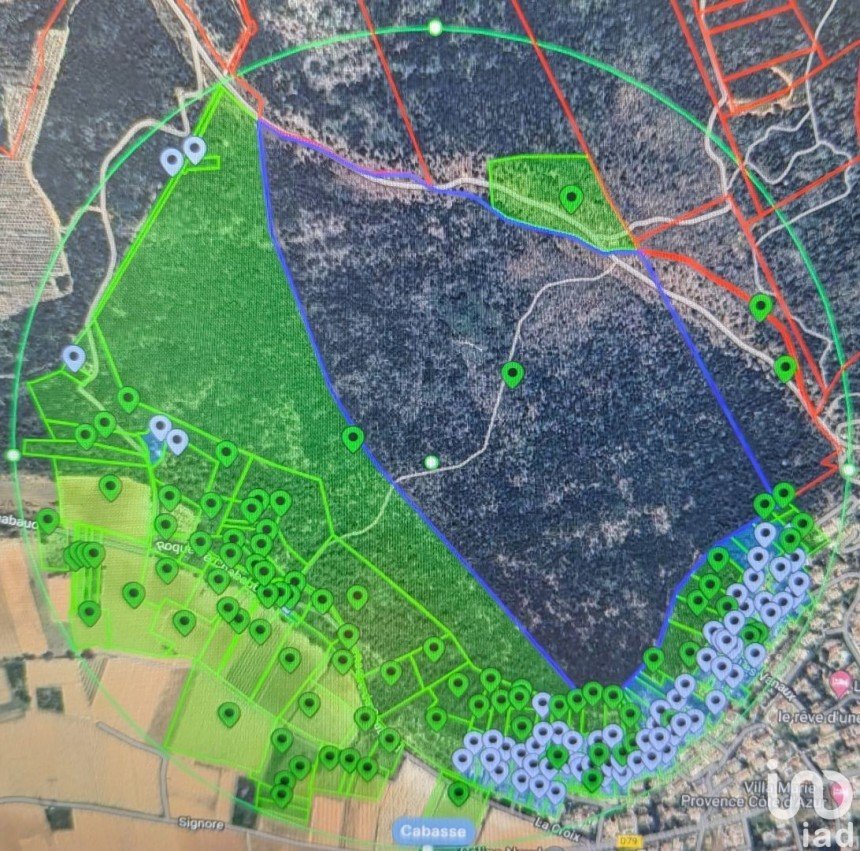 Land of 300,000 m² in Cabasse (83340)