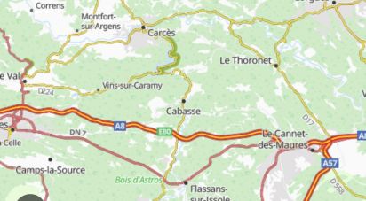 Land of 300,000 m² in Cabasse (83340)