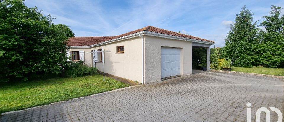 Maison 5 pièces de 143 m² à Surat (63720)