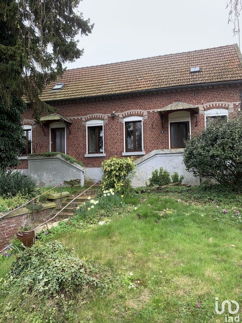 House 6 rooms of 84 m² in Courcelles-le-Comte (62121)