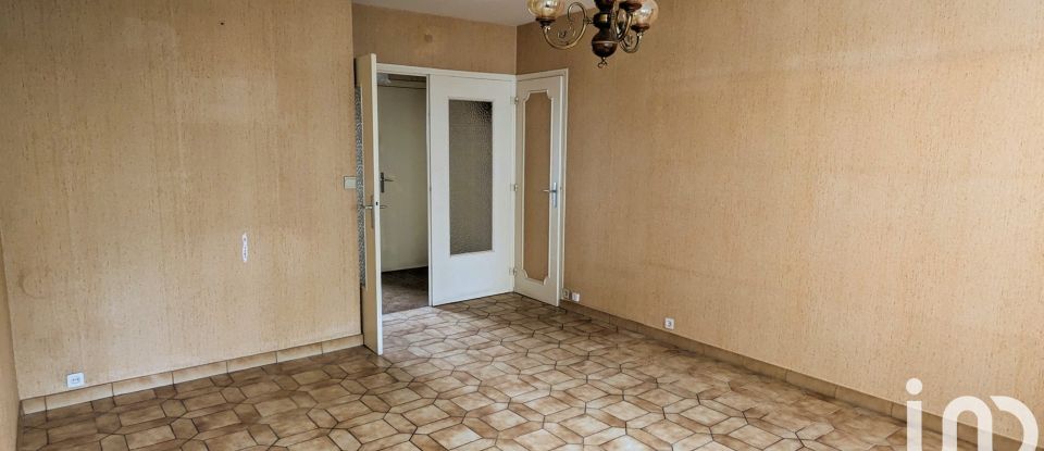 Apartment 3 rooms of 64 m² in Tarbes (65000)