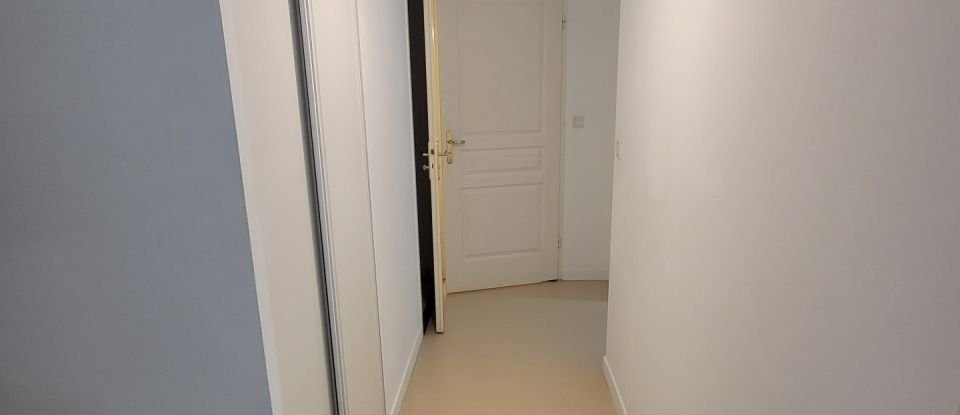 Apartment 2 rooms of 36 m² in Amiens (80000)