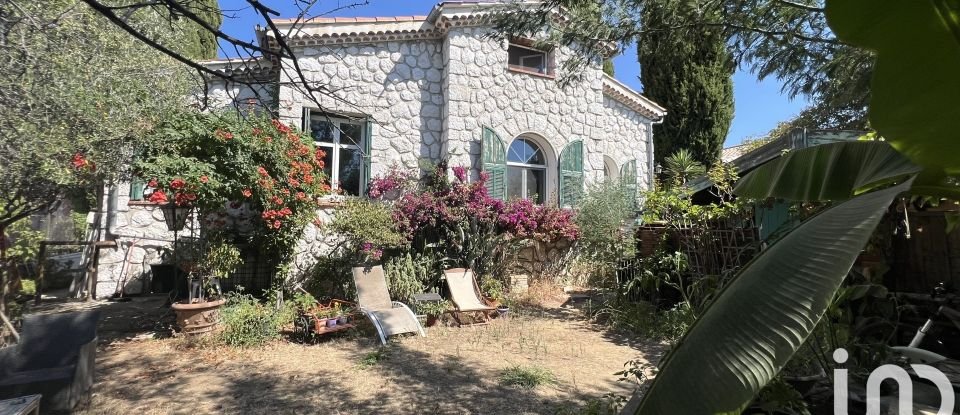 Maison traditionnelle 5 pièces de 152 m² à Cagnes-sur-Mer (06800)