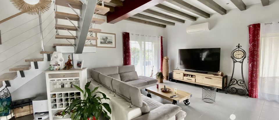 Maison traditionnelle 10 pièces de 277 m² à Lavardac (47230)