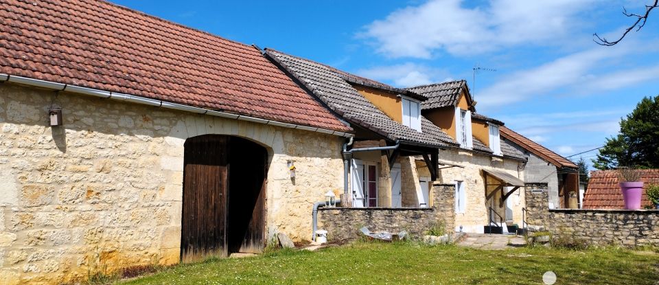 Country house 5 rooms of 165 m² in Salignac-Eyvigues (24590)