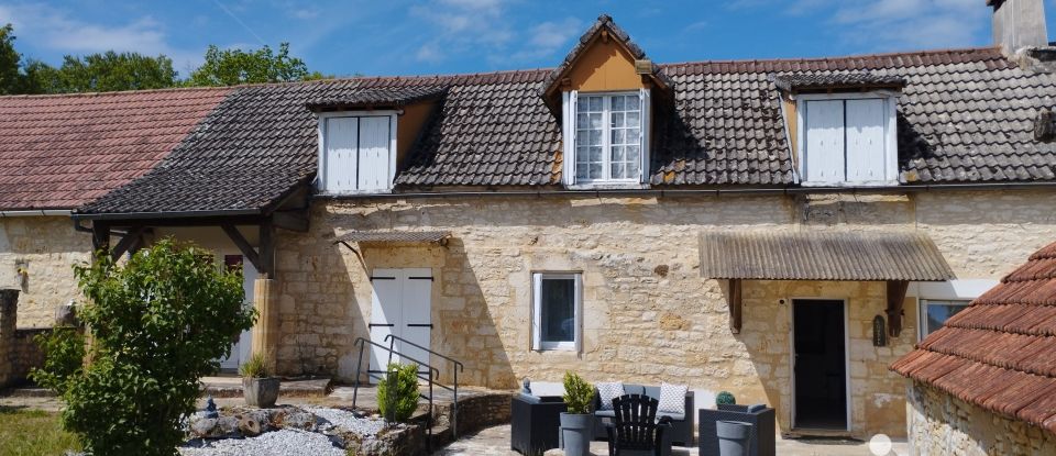 Country house 5 rooms of 165 m² in Salignac-Eyvigues (24590)