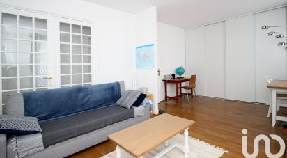 Apartment 2 rooms of 43 m² in Paris (75017)