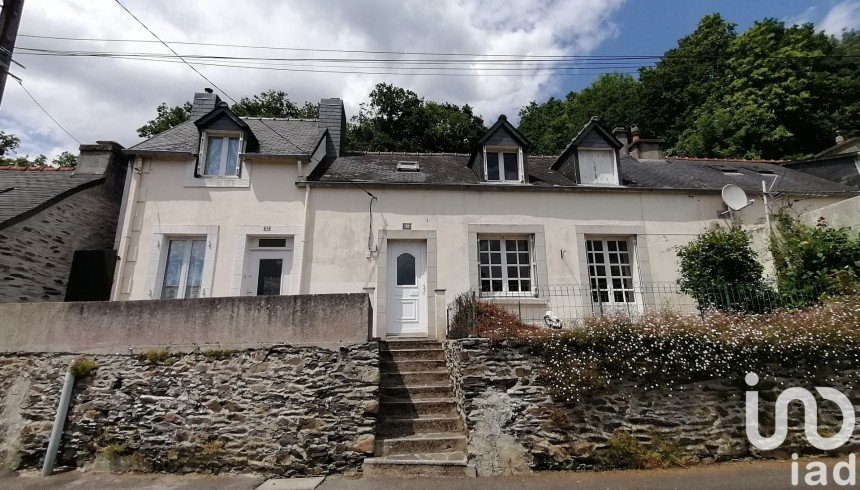 Maison 6 pièces de 90 m² à Pont-de-Buis-lès-Quimerch (29590)