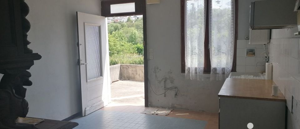 Maison 6 pièces de 90 m² à Pont-de-Buis-lès-Quimerch (29590)