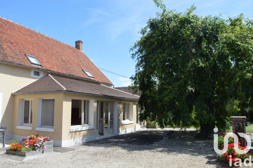 House 7 rooms of 224 m² in Héry (89550)