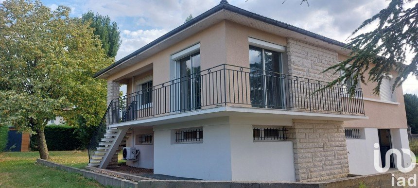 Maison traditionnelle 4 pièces de 137 m² à Saint-Julien-l'Ars (86800)