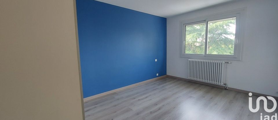 Maison traditionnelle 4 pièces de 137 m² à Saint-Julien-l'Ars (86800)