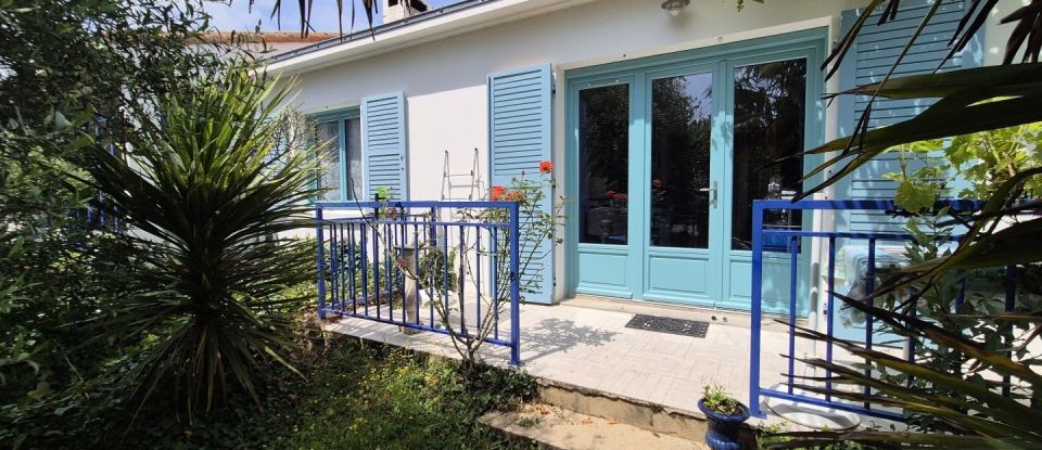 House 6 rooms of 131 m² in Jard-sur-Mer (85520)