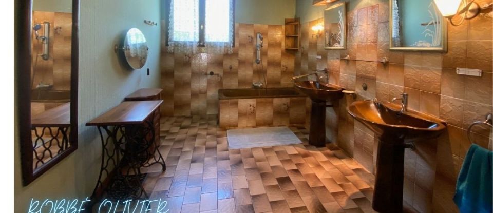 Traditional house 7 rooms of 254 m² in Saint-Just-de-Claix (38680)