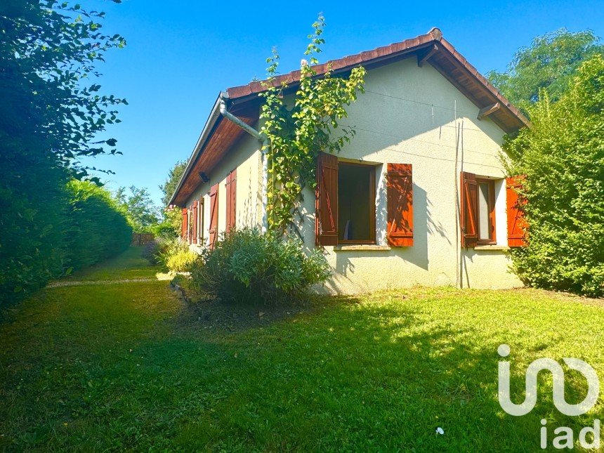 Maison de campagne 4 pièces de 72 m² à Neuvy-sur-Loire (58450)